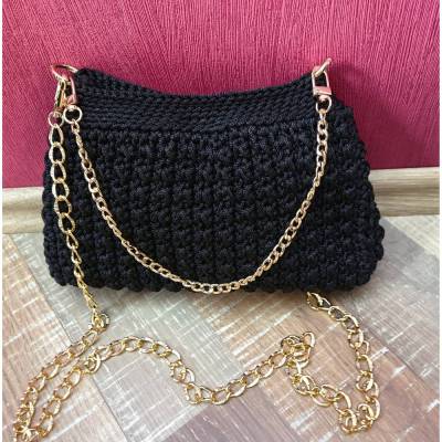 Handgefertigte schwarze Häkel Tasche mit goldfarbener Kette, Crossbody, elegant und einzigartig