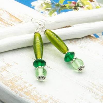 Handgemachte grüne Glas Ohrhänger – Boho Hippie Ohrringe, Unikatschmuck & Geschenkidee