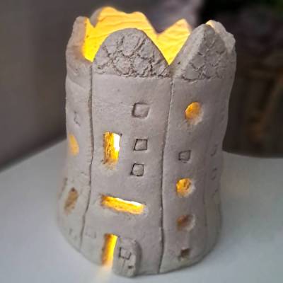 Handgefertigter Beton-Leuchtturm – frostfeste Winterdeko für drinnen & draußen