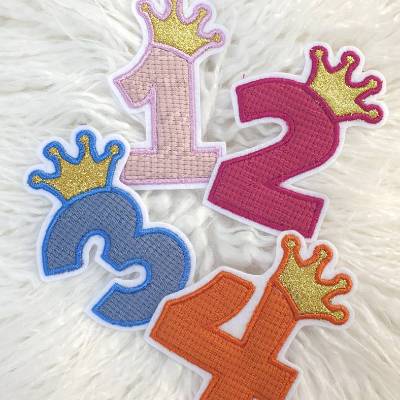 Patch/Applikation/Aufnäher/Bügelbild - Geburtstagszahl, Zahlen mit Glitzer Krone - rosa, blau, creme, mauve