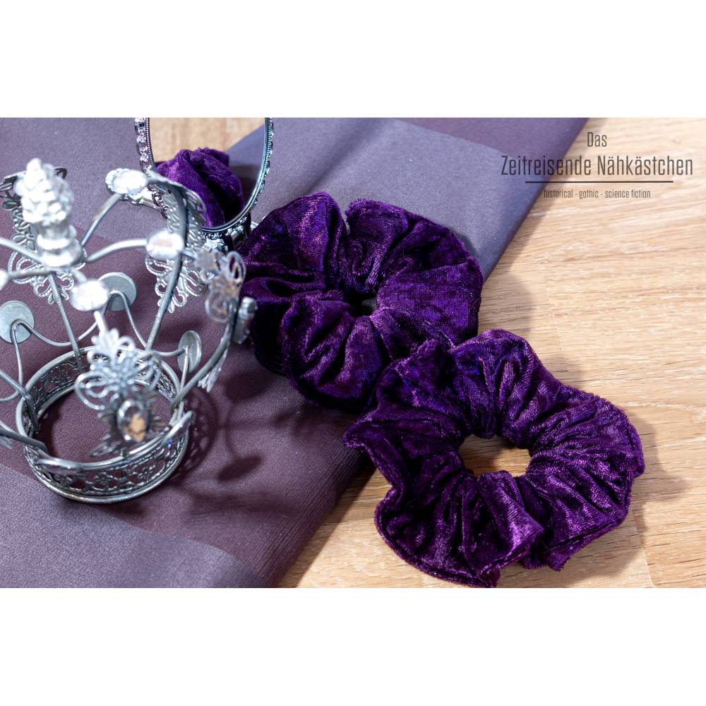 Großes Gothic-Scrunchie aus Pannesamt  – schwarz, violett, petrol und bordeaux, Weihnachten Bild 4