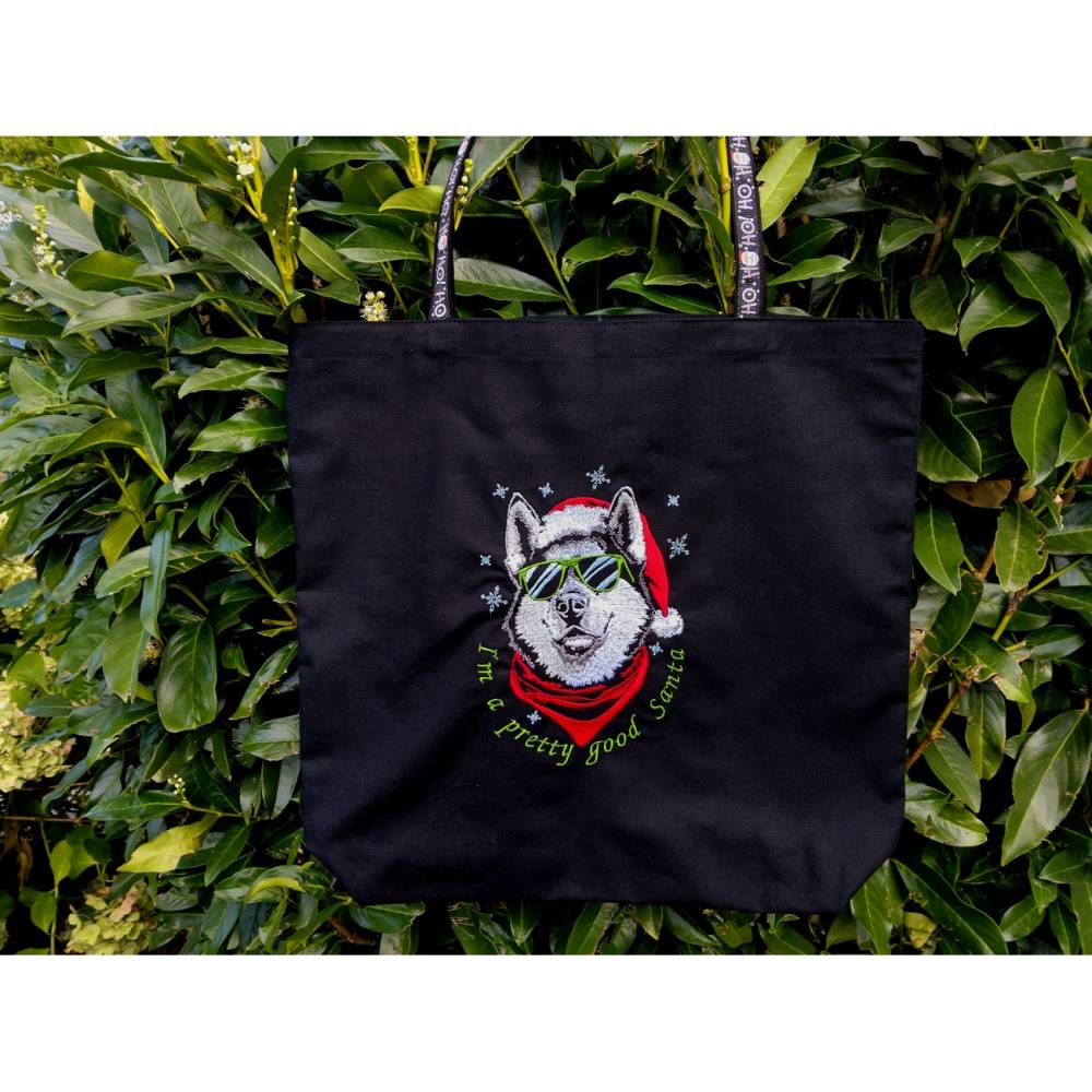 Husky Santa Stickdatei mit Lichteffekt –  12-14x18cm Winterliches Stickmuster für schwarze Stoffe Bild 6