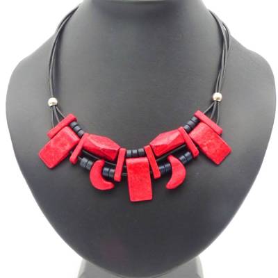Keramikkette in rot, Monde, Collier, Lederkette, Statementkette, Halskette, Schmuck, Perlen; Keramikschmuck, Handarbeit