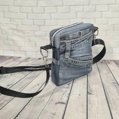 Kleine Umhängetasche aus Jeans – Upcycling Schultertasche