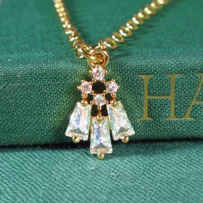 Vergoldete Halskette JANE – Zarter Regency-Stil mit funkelndem Zirkonia-Anhänger (2493)