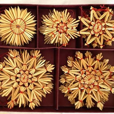   Vintage 20er Set Strohsterne Weihnachtssterne in der Originalverpackung aus den 70er Jahren   