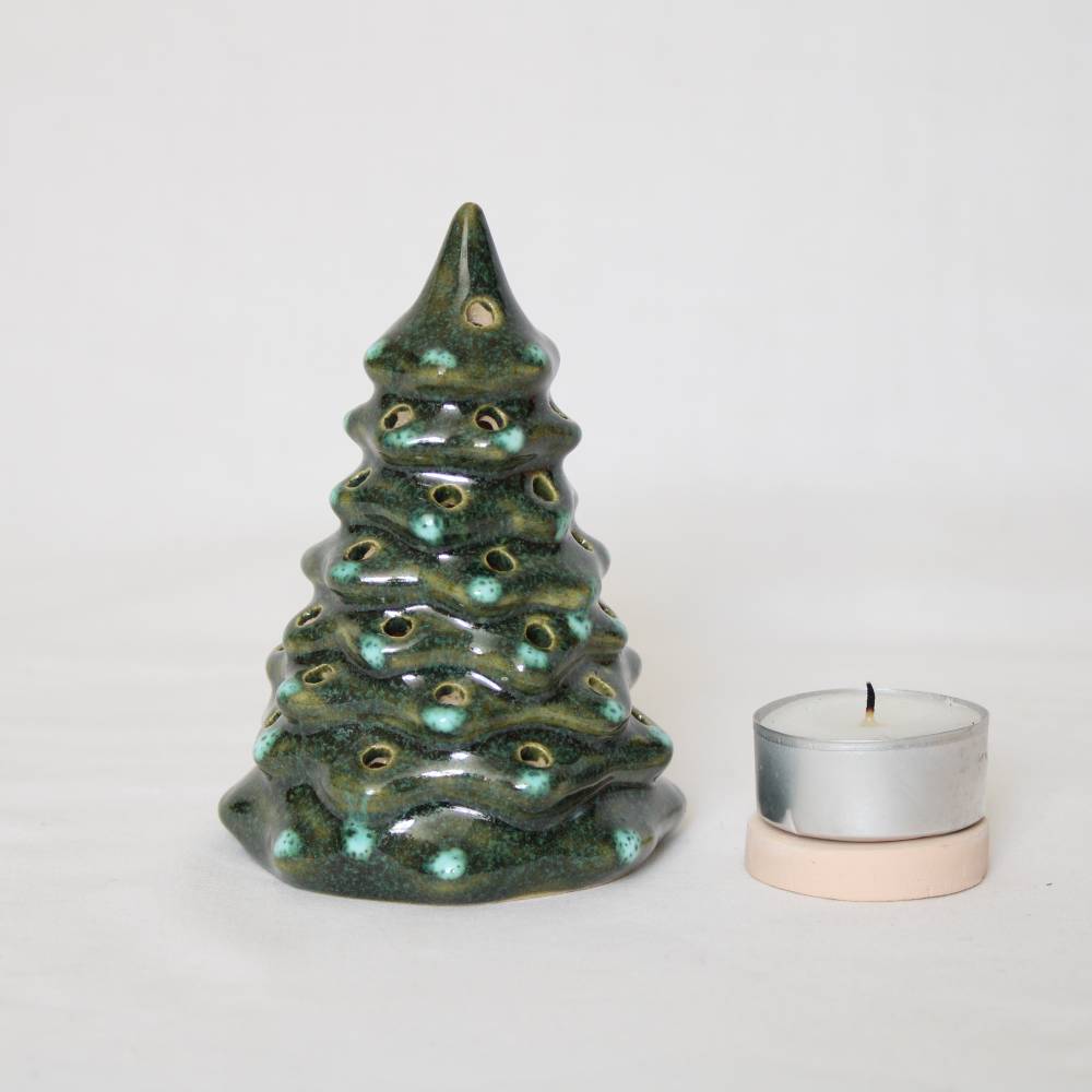 Weihnachtsbaum, Keramik, Handarbeit, Christbaum, Schneeeffekt, Weihnachtsschmuck, Weihnachtsdekoration