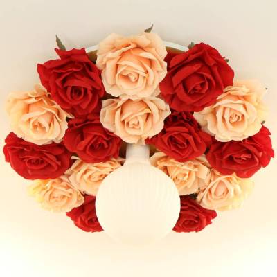 Romantische Rosenblüten Lampe zur Decken- oder Wandmontage, handgefertigte Blumenlampe mit 18 großen Rosenblüten