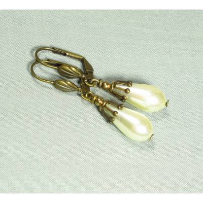 Vintage Perlenohrringe bronzefarben mit cremeweißen Imitatperlen Tropfen handgefertigt (2485)