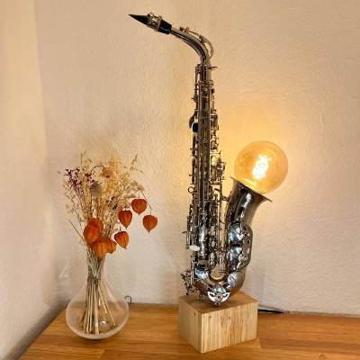 Saxophonlampe Dekolampe Eyecatcher Upcyling Designlampe Vintagelampe Schreibtischlampe Geschenk Musikinstrument
