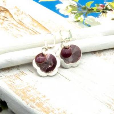 Lässige kleine Ohrhänger aus Emaille & Silber in lila – Geschenkidee für Frauen