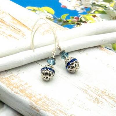 Lässige verspielte Ohrhänger aus Metall & Silberfarben in Blau – Geschenkidee für Frauen