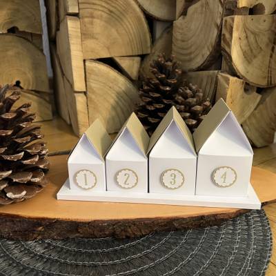 Handgemachter Adventskalender in Häuschenform (Magnetverschluss) für die 4 Adventssonntage