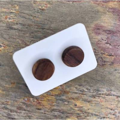 Kleine Abgerundete Ohrstecker mit Verschluss 12 mm, lila rotes Holz mit edlem Look, handgemacht aus echtem Purpleheart