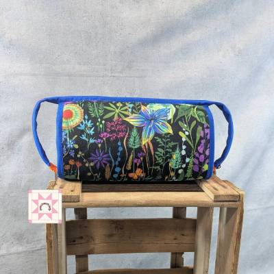 Organizer-Fächertasche-viele Fächer-Blumendesign-schwarz-bunt