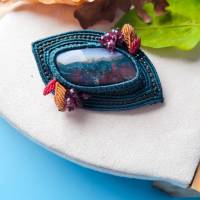 Makramee Haarspange mit Heliotrop & Granat-Perlen – Handgemacht & Einzigartig