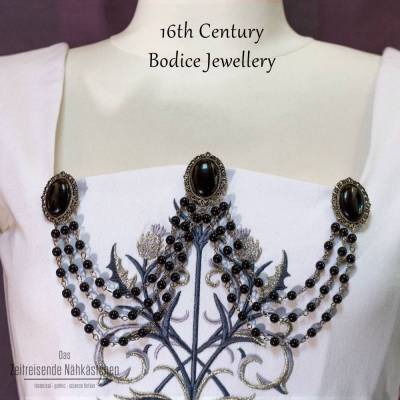 Elizabethanischer Gewandschmuck – Tudor Schmuckset mit schwarzem Onyx & Perlenketten für Renaissance,