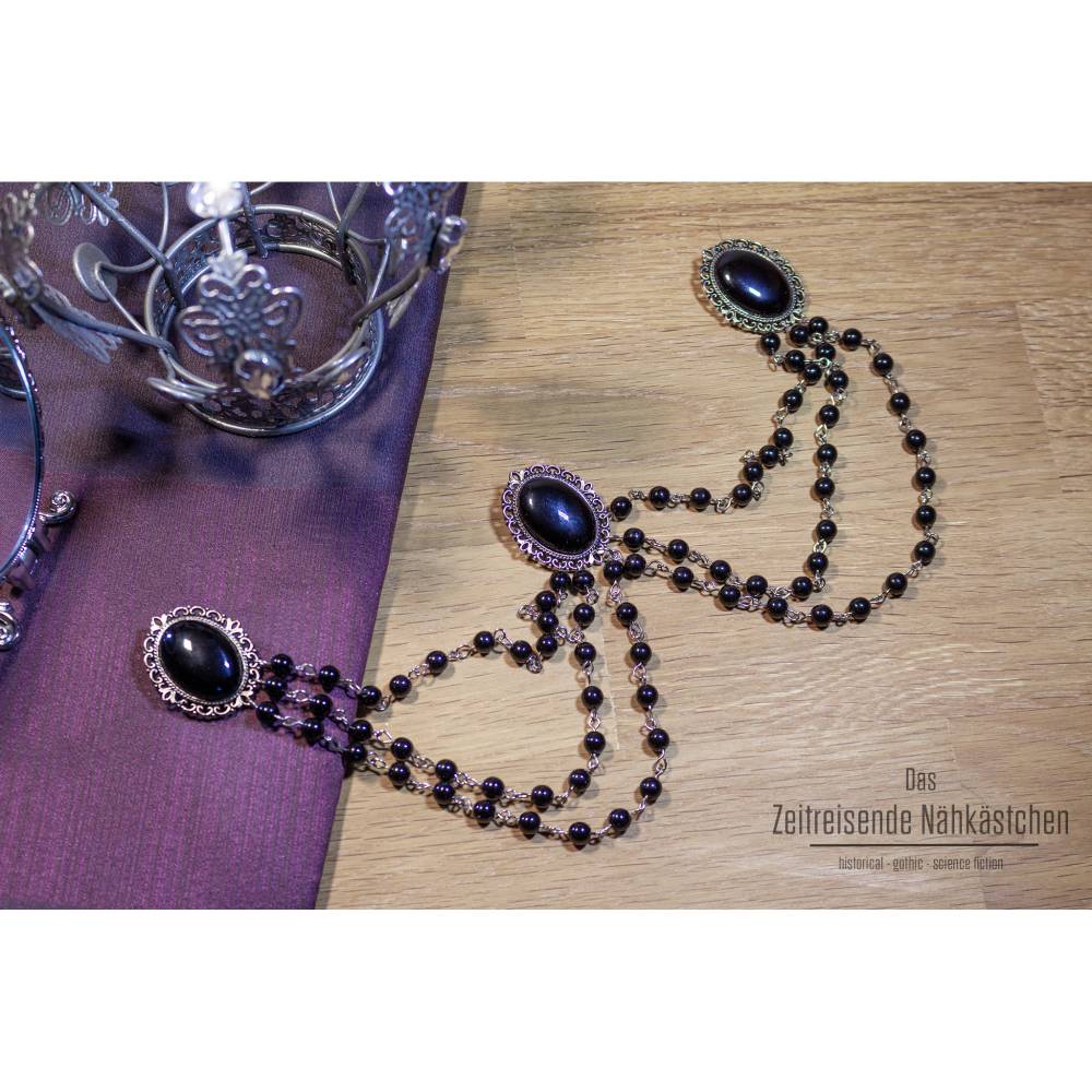Elizabethanischer Gewandschmuck – Tudor Schmuckset mit schwarzem Onyx & Perlenketten für Renaissance, Bild 2