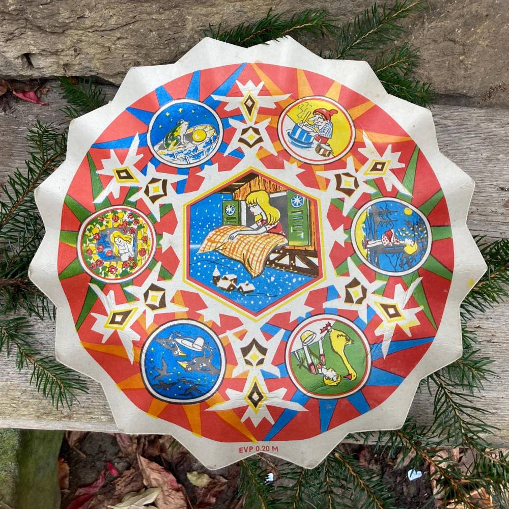 DDR Weihnachtsteller mit Märchenmotiven Pappteller 60er 70er Jahre