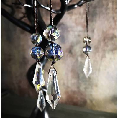 Sonnenfänger – Eleganter Feng Shui Suncatcher aus Glasperlen & Glaskegel für Fensterdeko