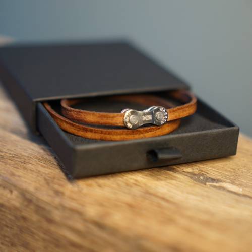 Lederarmband Braun mit Fahrradkette & Magnetverschluss – Upcycling Schmuck Geschenk für Radfahrer