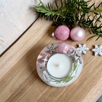 Teelichthalter Epoxidharz Winterwald rosa mit Weihnachtskugeln, Stern, Schneeflocke & Baum – weihnachtliche Tischdeko