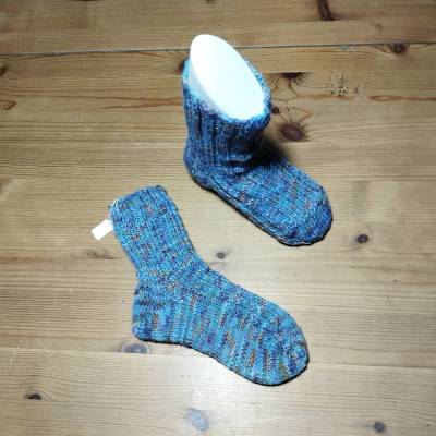 gestrickte Kindersocken Gr.25