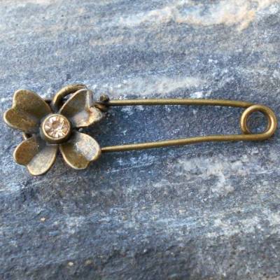 Vintage Retro Kleeblatt Brosche – Bronze Schmucknadel Sicherheitsnadel 4,5 cm mit Steinchen