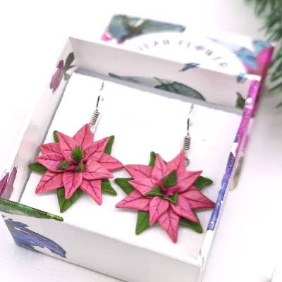 Rosa Poinsettia Blumen Ohrringe aus Polymer Clay, Handgemachter Weihnachtsschmuck,