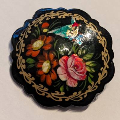 Zauberhafte russische Lackbrosche – handgefertigtes Vintage-Unikat