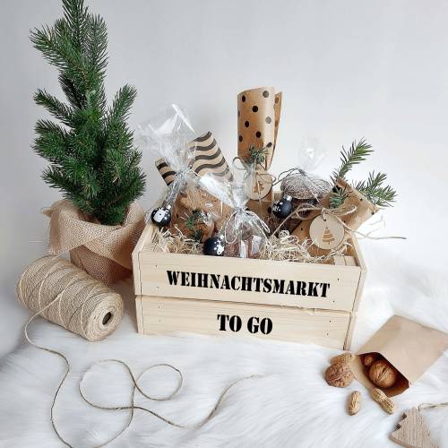 Weihnachtsmarkt to go – personalisierte Holzkiste mit Namen & DIY Aufkleber für Adventsgeschenke