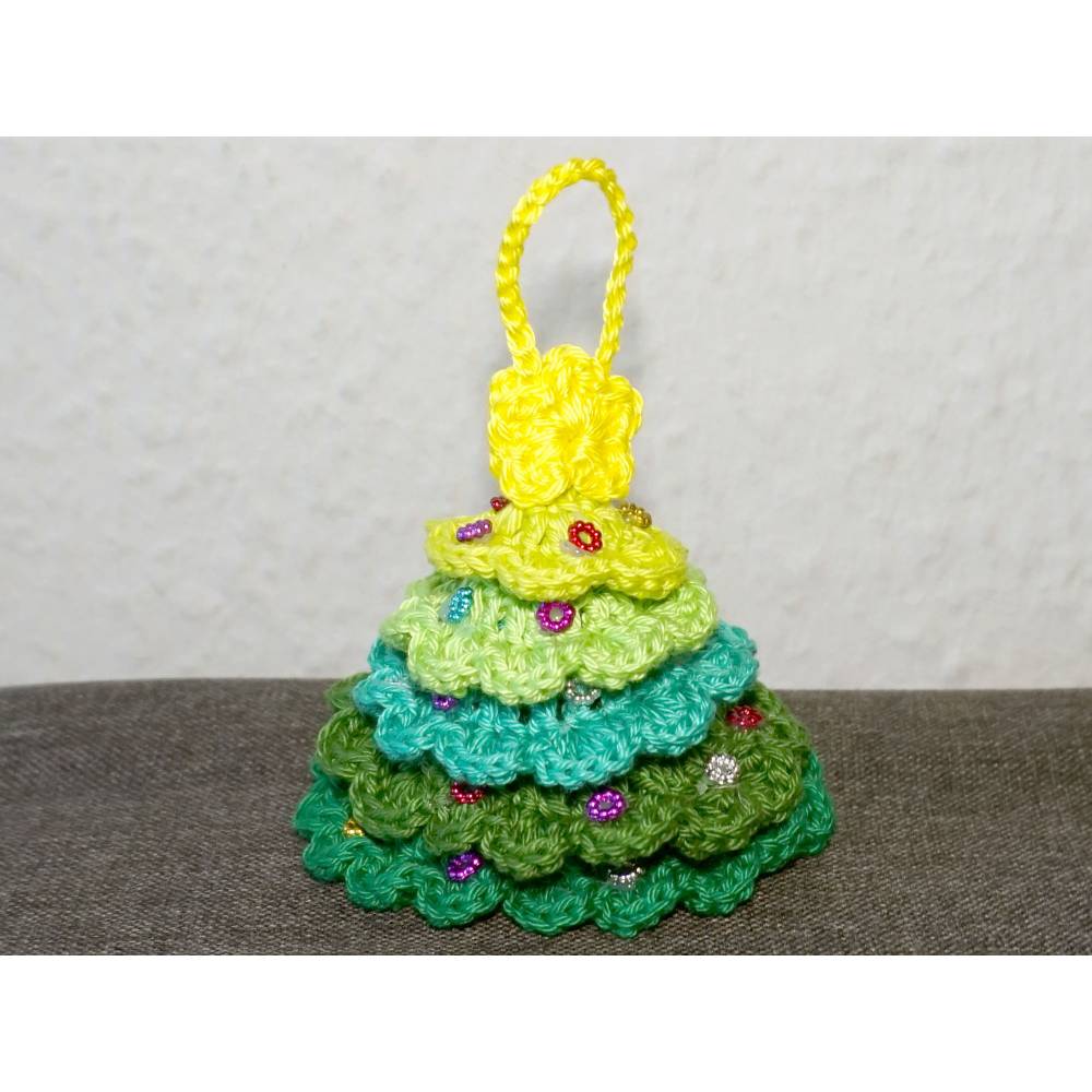 Häkelanleitung: Magischer 3D Weihnachtsbaum Bild 1