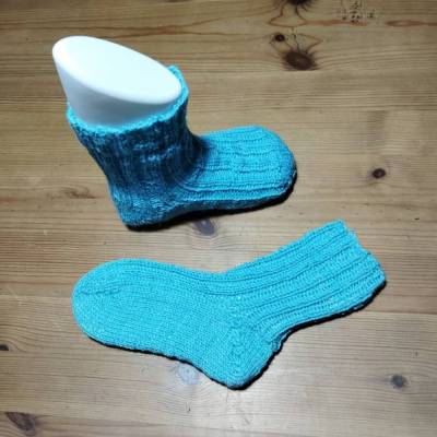 gestrickte Kindersocken Gr.25