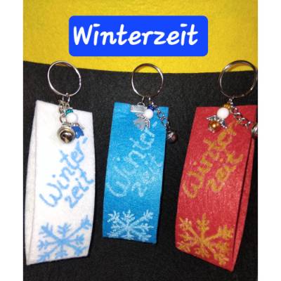 Schlüsselanhänger aus Filz mit Engelchen & Glöckchen – Winterzeit, personalisierbar, handmade
