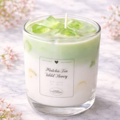 Matcha Tea Wild Honey Gelkerze – Handgegossene Sojawachs-Kerze im Iced Latte Look