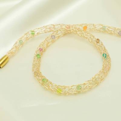 Goldcollier mit Polarisperlen – handgefertigter Damenschmuck