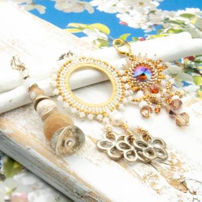 Elegantes Anhänger Set – Handgefertigter Schmuck goldfarben, weiß, Unikat, edle Geschenkidee