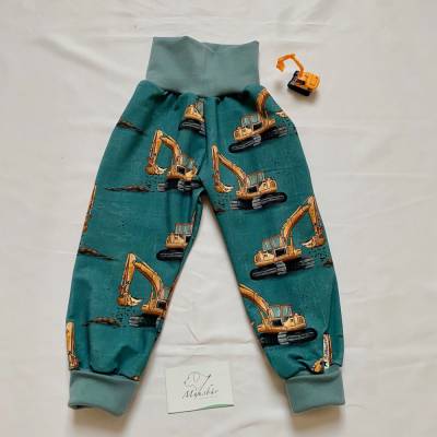 Mitwachshose, Größe 98/104, Baggerzeit – Pumphose aus French Terry, Handmade für Jungen & Mädchen