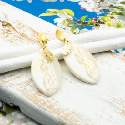 Elegante Ohrstecker in goldfarben, beige, Brautschmuck Ohrringe, handgemachtes Unikat, Weihnachtsgeschenk frau