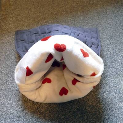 Kuschelsack für Tiere Gr. XS-XL Anthrazit Nude mit Herzen Kuscheldecke Nachhaltig Upcyling