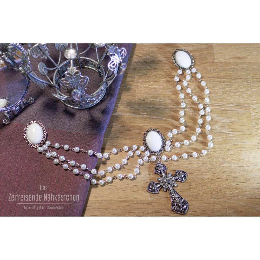 Elizabethanischer Gewandschmuck – Tudor Schmuckset mit weißem Achat & Perlenketten für Renaissance, Barock Bild 2