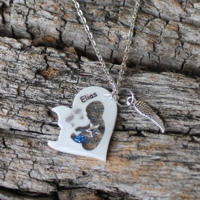 Erinnerungskette Sternenkind Herz mit Sternenstaub Babyfuß und Engelsflügel personalisierbar