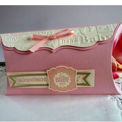 Große Pillowbox Verpackung zur Geburt/Taufe in rosa für ein Mädchen