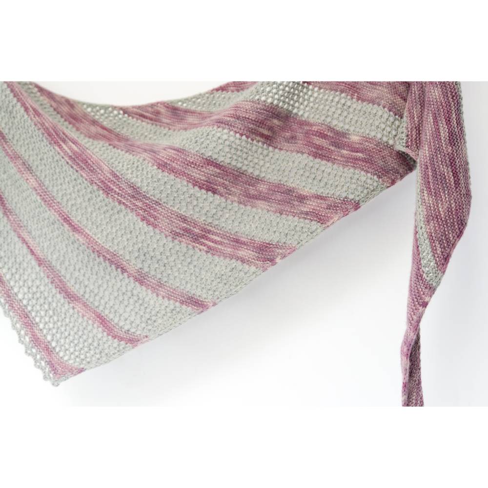 Strickanleitung Dreieckstuch mit Lochmuster Desert Rose Bild 2