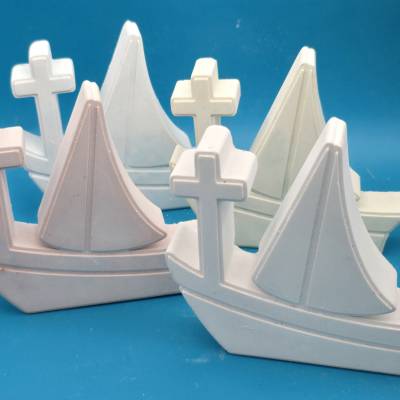 Christliches Schiff aus Raysin in Pastell – Maritime Tischdeko handgemacht für Taufe, Konfirmation und Kommunion