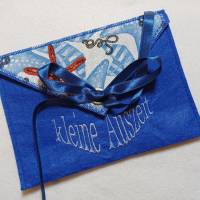 Geschenkumschlag mit Stickerei 