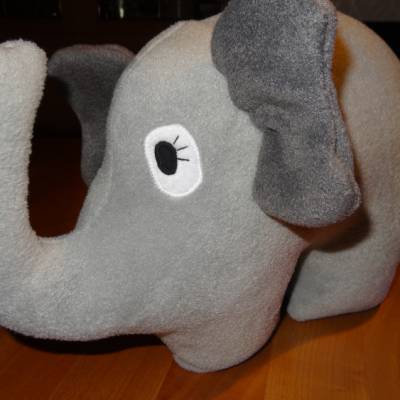 Elefant Kuschelkissen – Graues Fleece Kissen mit appliziertem Gesicht, 40 x 27 cm