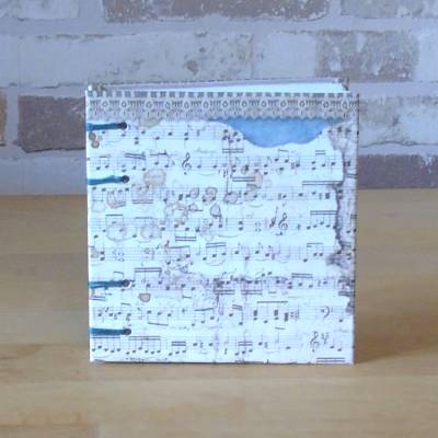 Handgebundenes Notizbuch quadratisch mit Notencover & koptischer Bindung – Unikat für Musikliebhaber