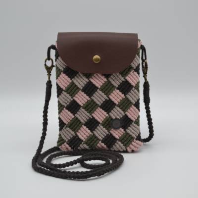 Luxe Check Mini – Dunkelbraun  Kompakte Umhängetasche mit Karomuster