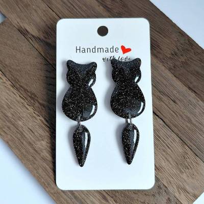 Katzenanhänger lang "Glitzerkatze"– Handgemachter Schmuck aus PolymerClay und Edelstahl